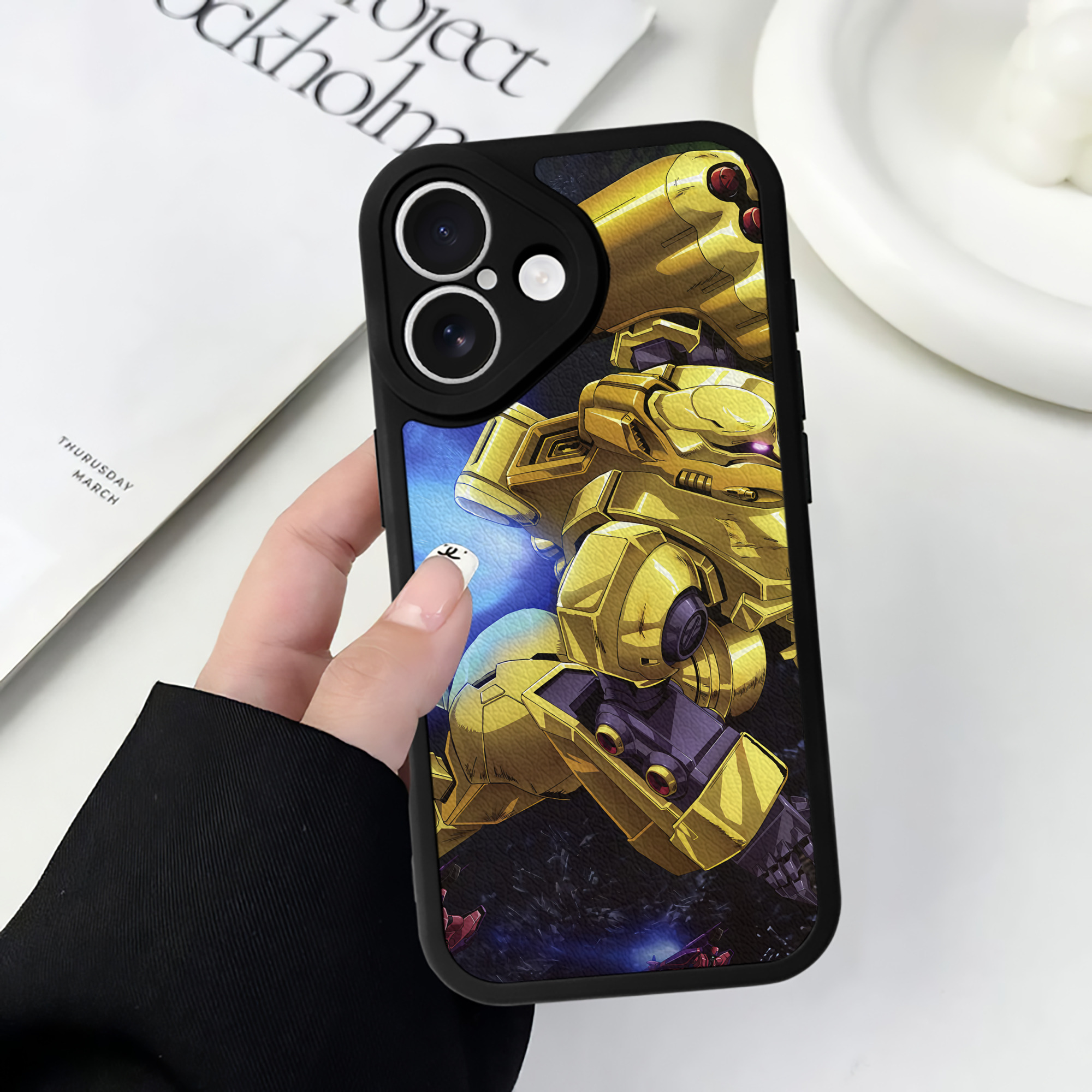 （画像用） 機動戦士ガンダム Mobile Suit Gundam 【iPhone 16シリーズ対応】シリコンスマホケース（レザー調） 材質：シリコン